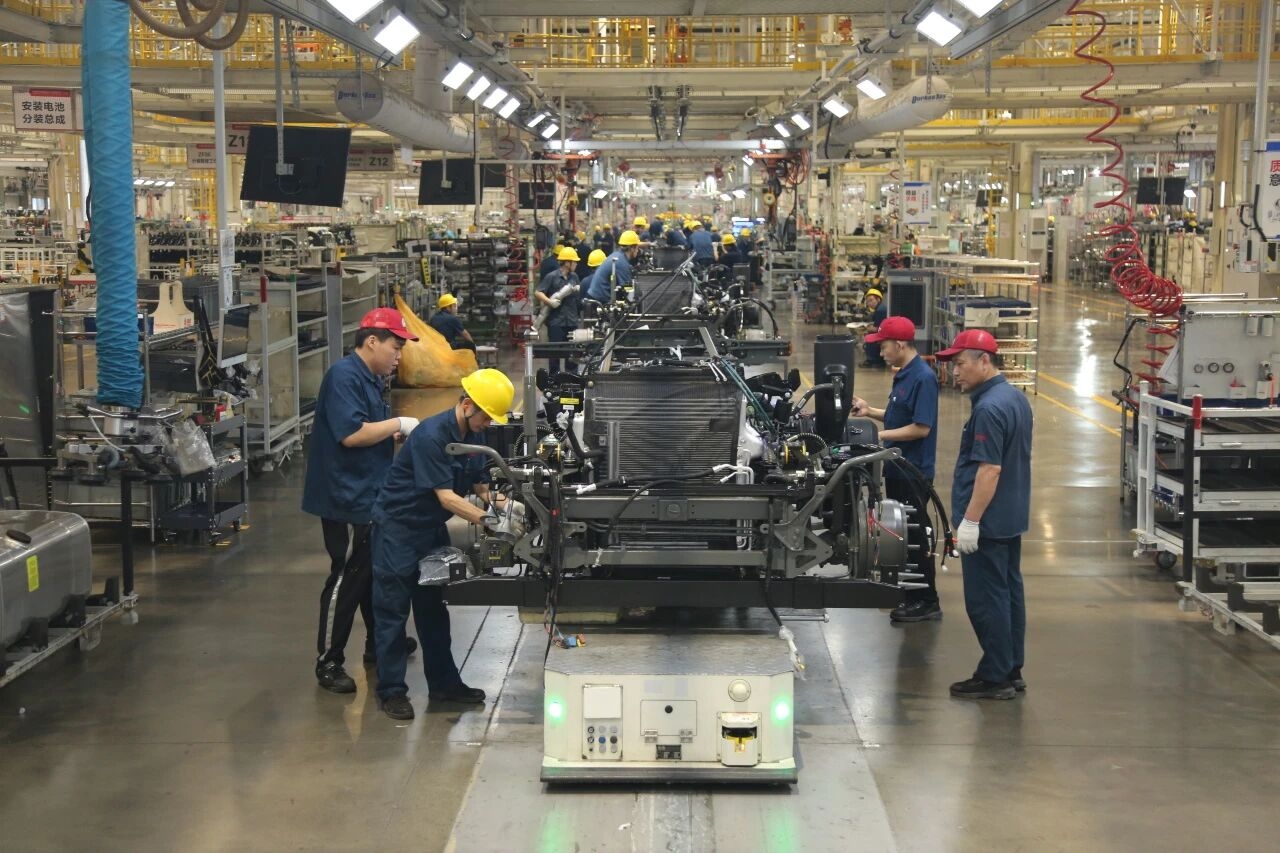 分秒必爭 決戰決勝 裝卸服務扛牢使命勇爭先，全力提產保供沖刺全年目標